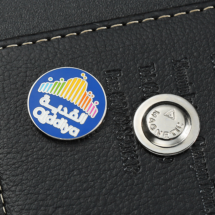Custom Metal Silver Hard Enamel Badge with Magnet