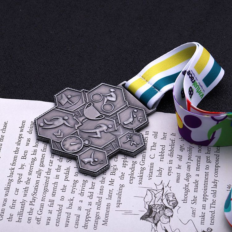 Custom Cool Metal Hari Olahraga Medal for Different Sports