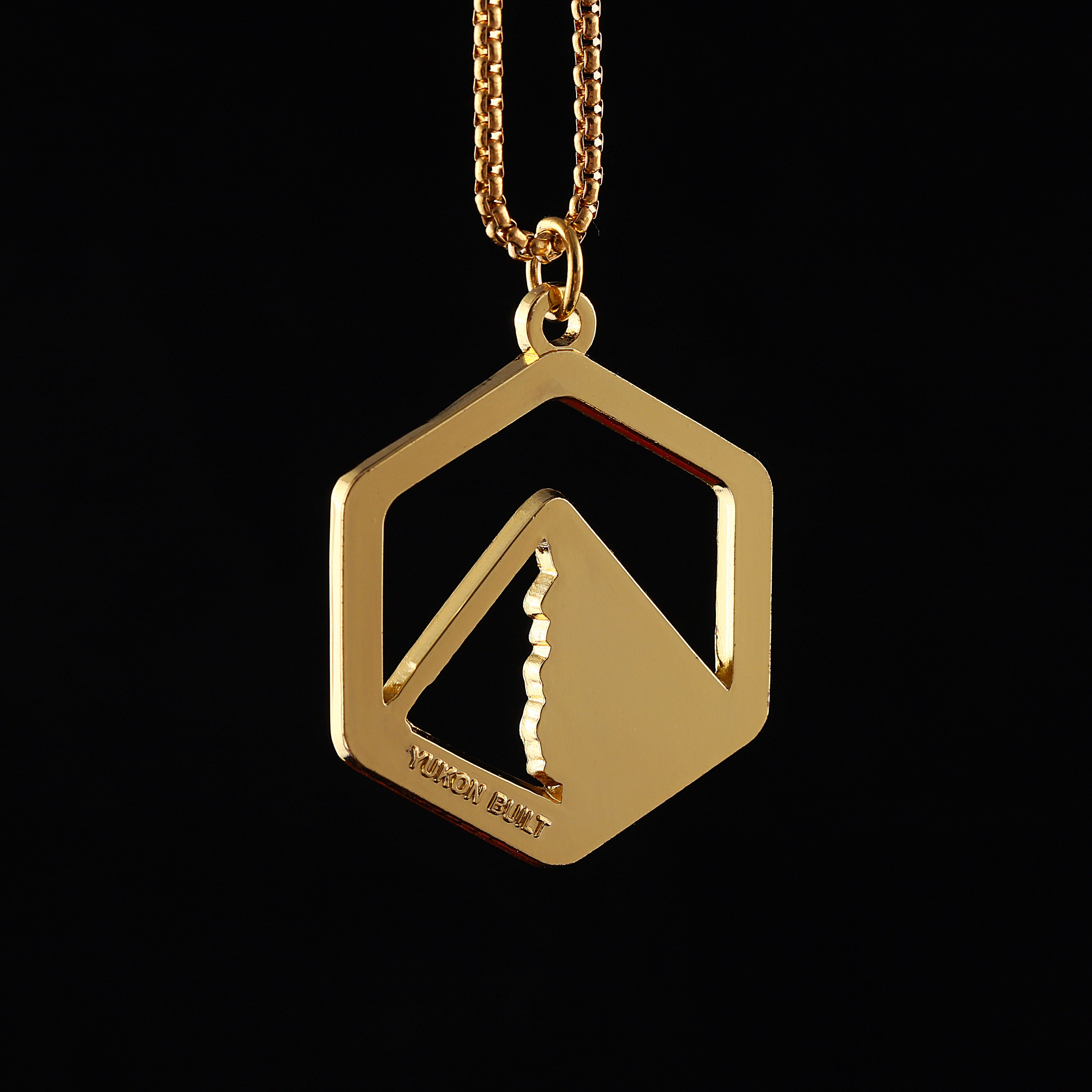 Custom Metal Alloy Gold Necklace for Clothing
